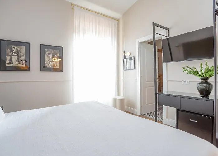 Daplace - La Mongolfiera In Navona Guest house 4*